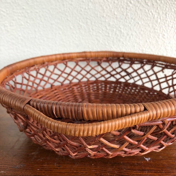 round wicker basket with small handles - Picture 6 of 10
